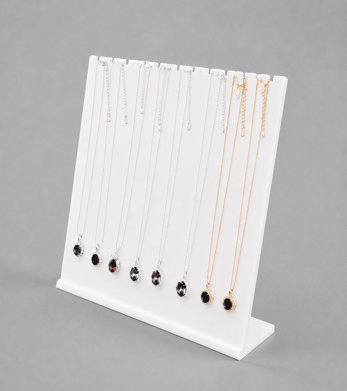 White Acrylic Pendant chain 9.1x2.2x9.8 image 1