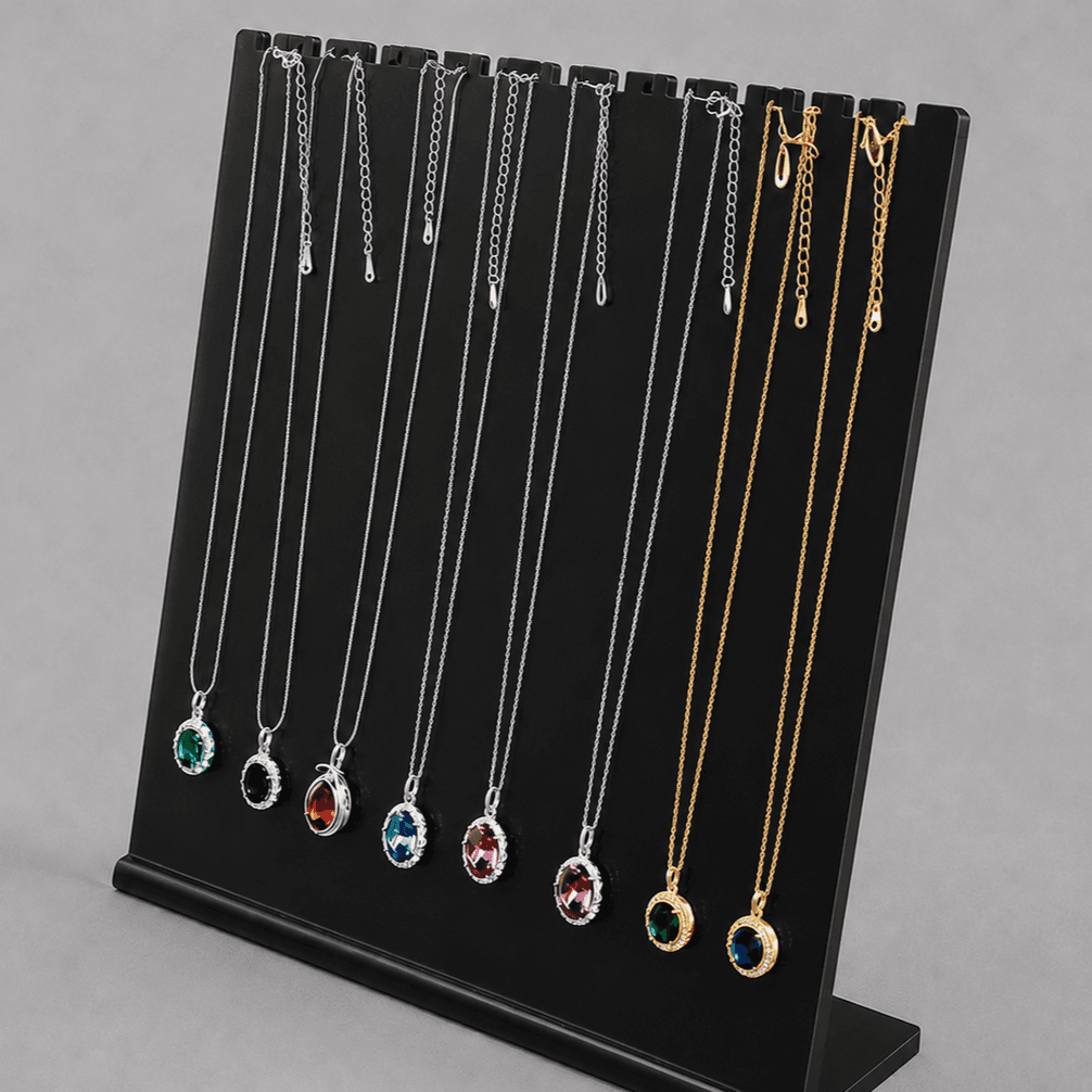 Black Pendant chain 9.1x2.2x9.8 image 1